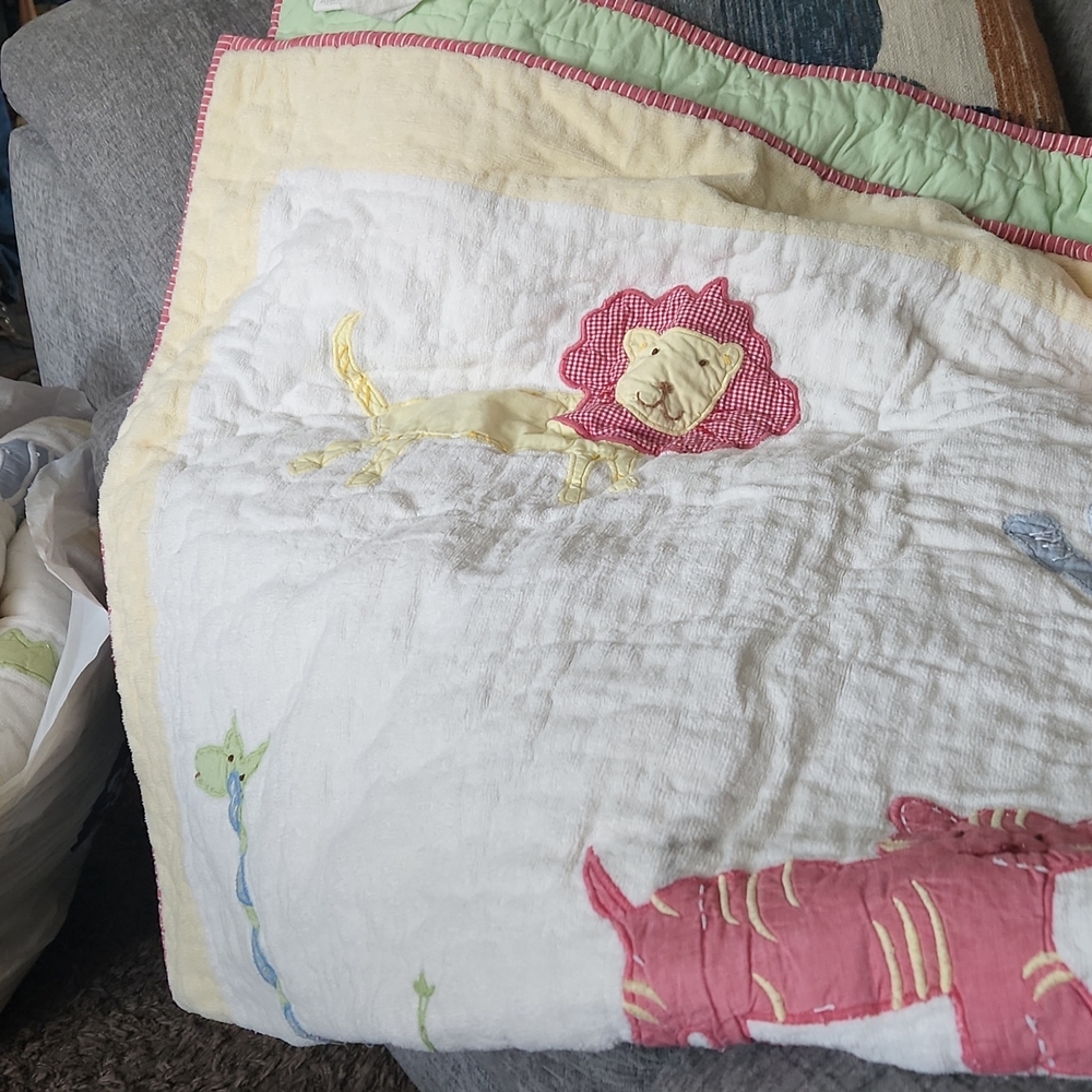 Baby crib blanket